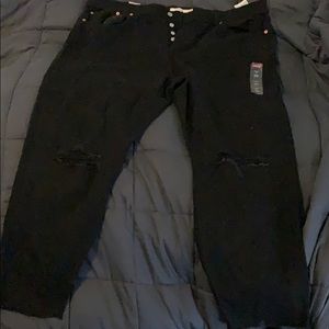 Black Boyfriend Fit Levi’s!